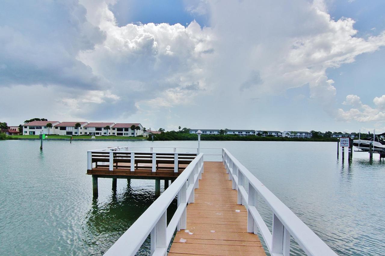 Апартаменты Water View 107 Клеруотер-Бич Экстерьер фото